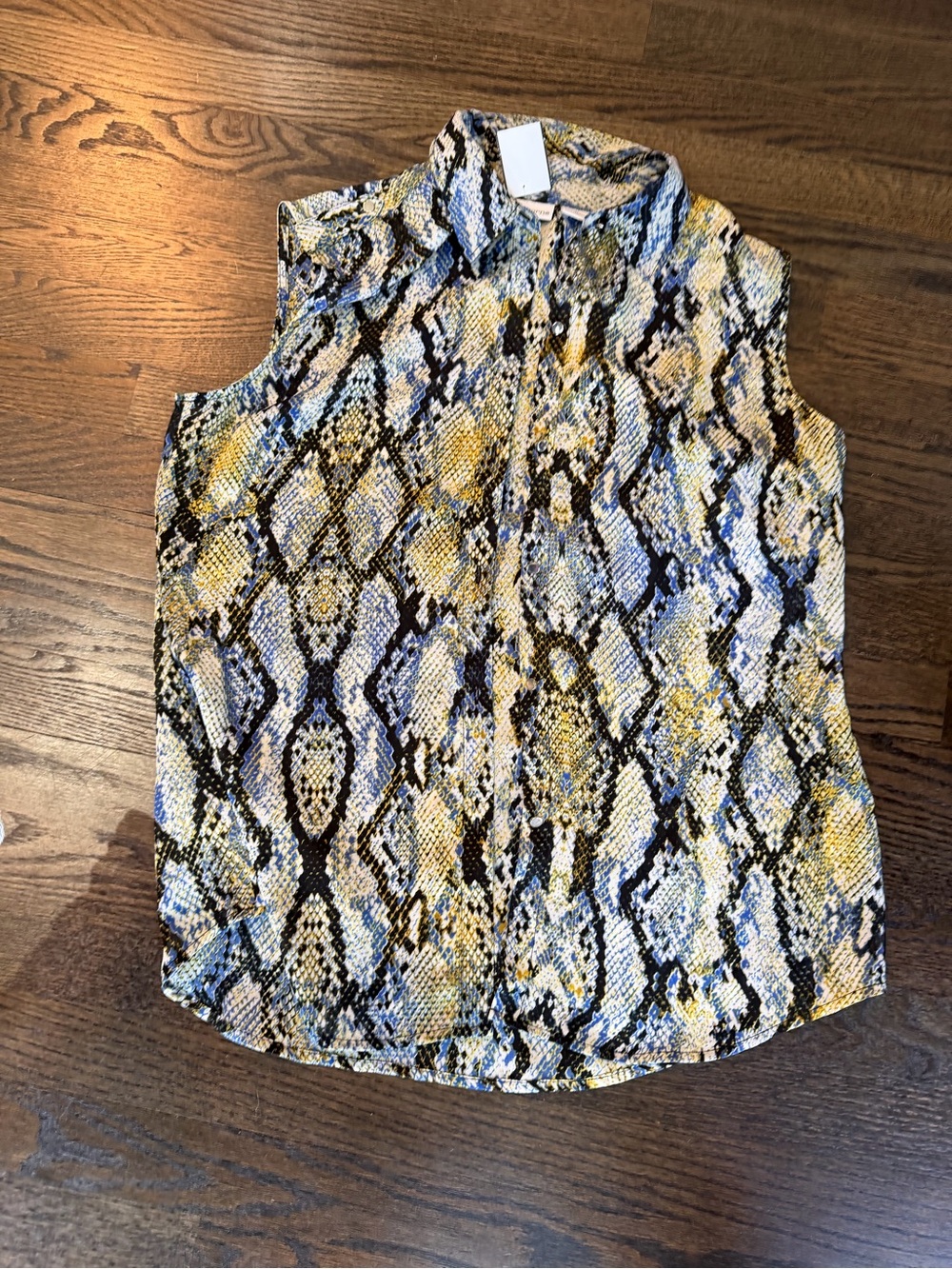 Liz Claiborne Sleeveless Snake-Print Top in Yellow and Blue